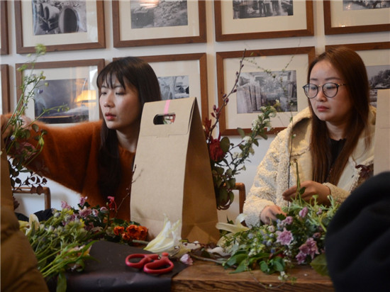 城投集團開展“三八” 婦女節插花(huā)活動