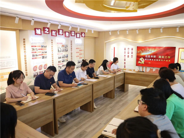 市城投集團開展“新(xīn)時代贛鄱先鋒”學(xué)習宣傳活動